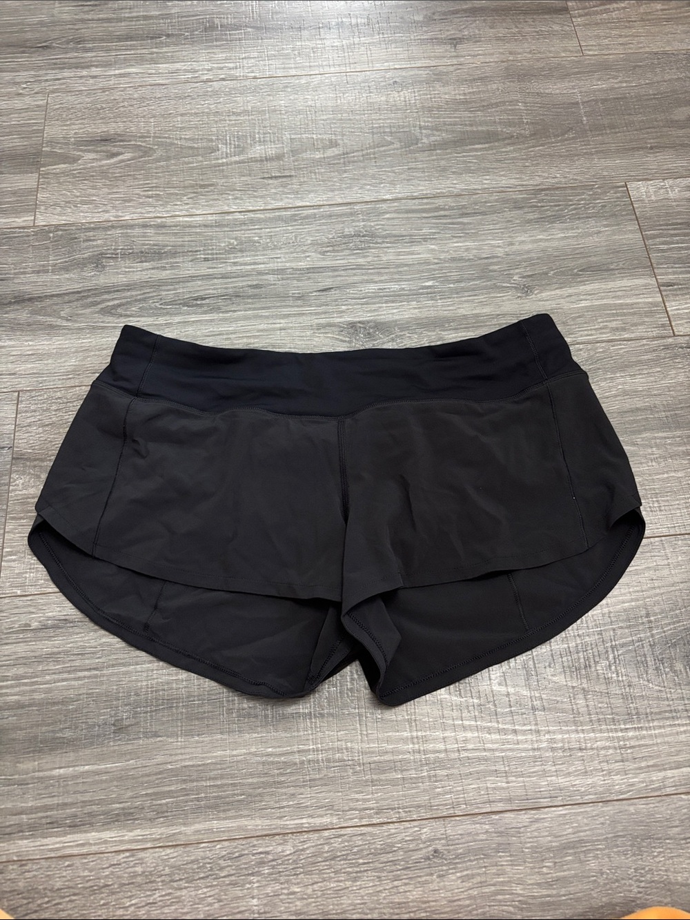 lululemon black speed up shorts